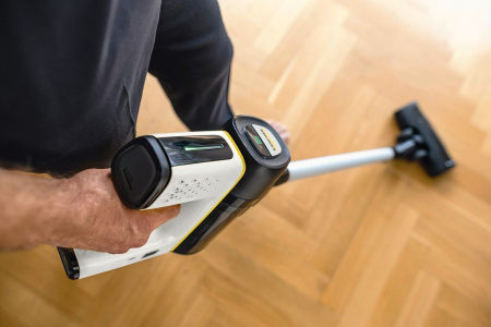 Аккумуляторный вертикальный пылесос Karcher VC 7 Signature Line