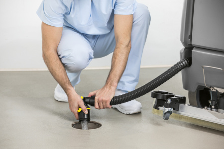 Поломоечная машина с сиденьем для водителя Karcher BD 50/70 R Classic