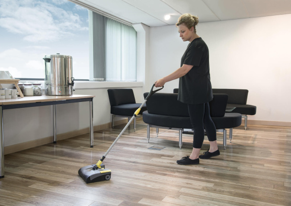 Электровеник Karcher EB 30/1 Li-Ion Электровеник Karcher EB 30/1 Li-Ion