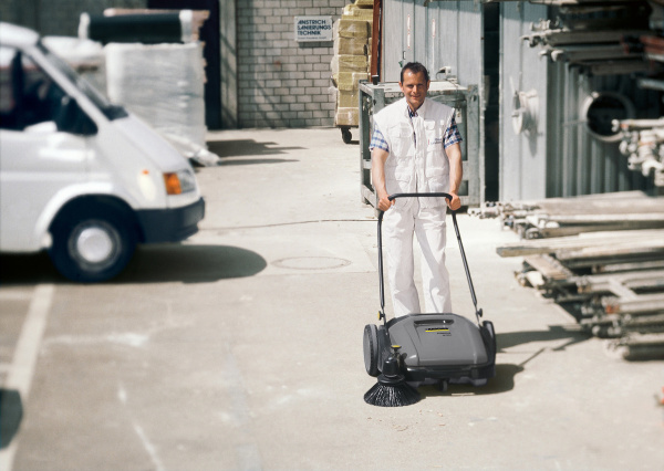 Подметальная машина Karcher KM 70/20 C Подметальная машина Karcher KM 70/20 C