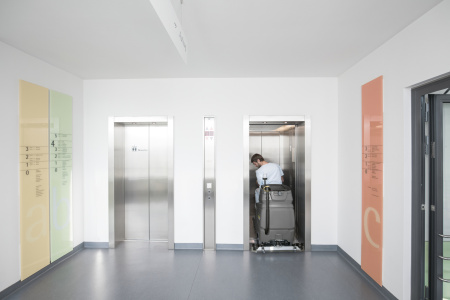 Поломоечная машина с сиденьем для водителя Karcher BD 50/70 R Classic