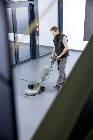 Уборочная машина Karcher BDS 43/Duo C