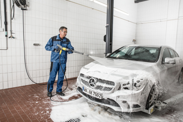 Аппарат высокого давления Karcher HDS 9/18-4 M Аппарат высокого давления Karcher HDS 9/18-4 M