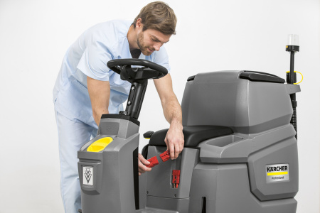 Поломоечная машина с сиденьем для водителя Karcher BD 50/70 R Classic