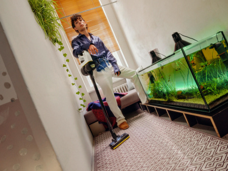 Аккумуляторный вертикальный пылесос Karcher VC 4 Cordless MyHome Pet