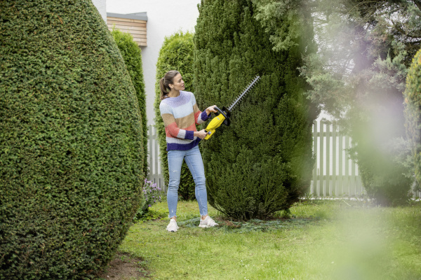 Аккумуляторный кусторез Karcher HGE 18-45 Battery *INT Аккумуляторный кусторез Karcher HGE 18-45 Battery *INT