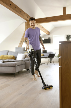 Аккумуляторный вертикальный пылесос Karcher VC 4 Cordless MyHome Pet