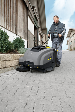 Подметальная машина Karcher KM 75/40 W Bp Подметальная машина Karcher KM 75/40 W Bp