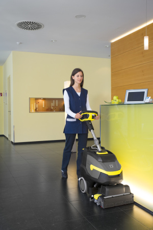 Поломоечная машина Karcher BR 35/12 C Bp Pack Поломоечная машина Karcher BR 35/12 C Bp Pack