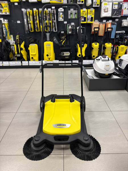 Подметальная машина Karcher S 4 Twin (мелкие потертости на корпусе, помята коробка)