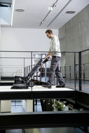 Уборочная машина Karcher BDP 43/400 C