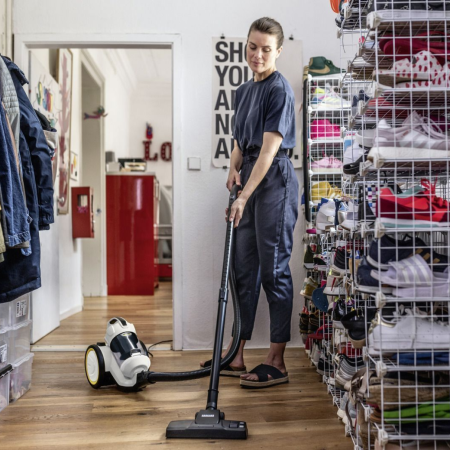 Пылесос сухой уборки Karcher VC 3 Floor