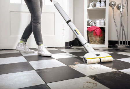Аппарат для влажной уборки Karcher EWM 2