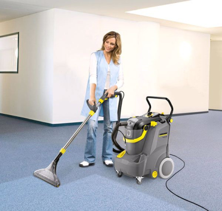 Аппарат для чистки ковров Karcher Puzzi 30/4 Аппарат для чистки ковров Karcher Puzzi 30/4