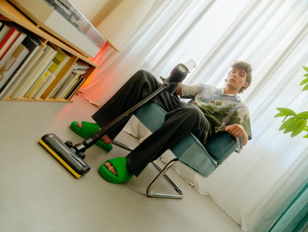 Аккумуляторный вертикальный пылесос Karcher VC 4 Cordless MyHome Pet