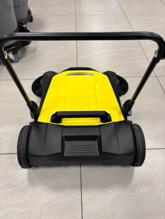 Подметальная машина Karcher S 4 Twin (мелкие потертости на корпусе, помята коробка)