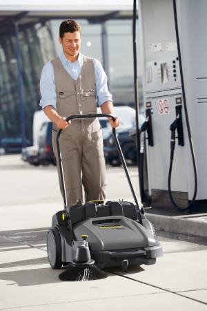 Подметальная машина Karcher KM 70/30 C Bp Pack Подметальная машина Karcher KM 70/30 C Bp Pack